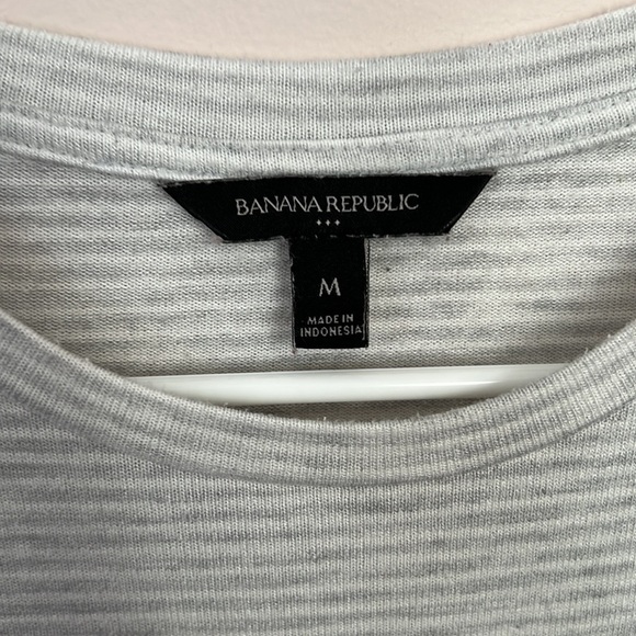 BANANA Republic Factory l Striped Light Grey T-shirt - Picture 3 of 5